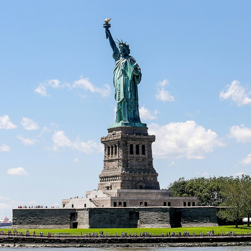 Statue of Liberty & Ellis Island: Guided Tour + Roundtrip Ferry Ticket