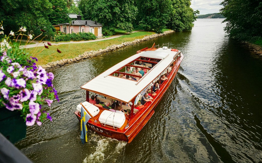 Estocolmo: Crucero Guiado por el Archipiélago en Barco Clásico de Madera Ecológico (Stockholm: eco-friendly guided archipelago tour by classic wooden boat)