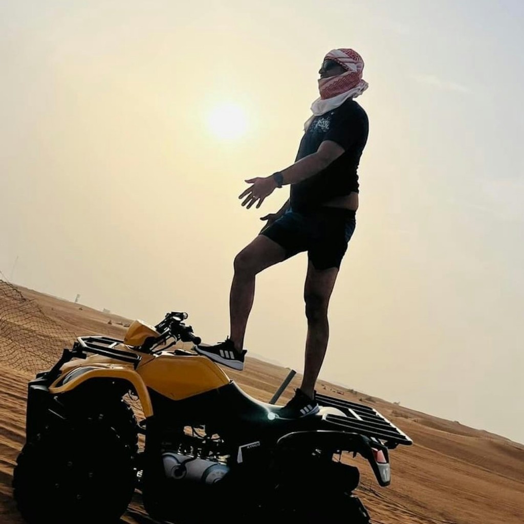 Safari na pustyni o zachodzie słońca: quad, sandboarding, przejażdżka na wielbłądach + kolacja przy grillu