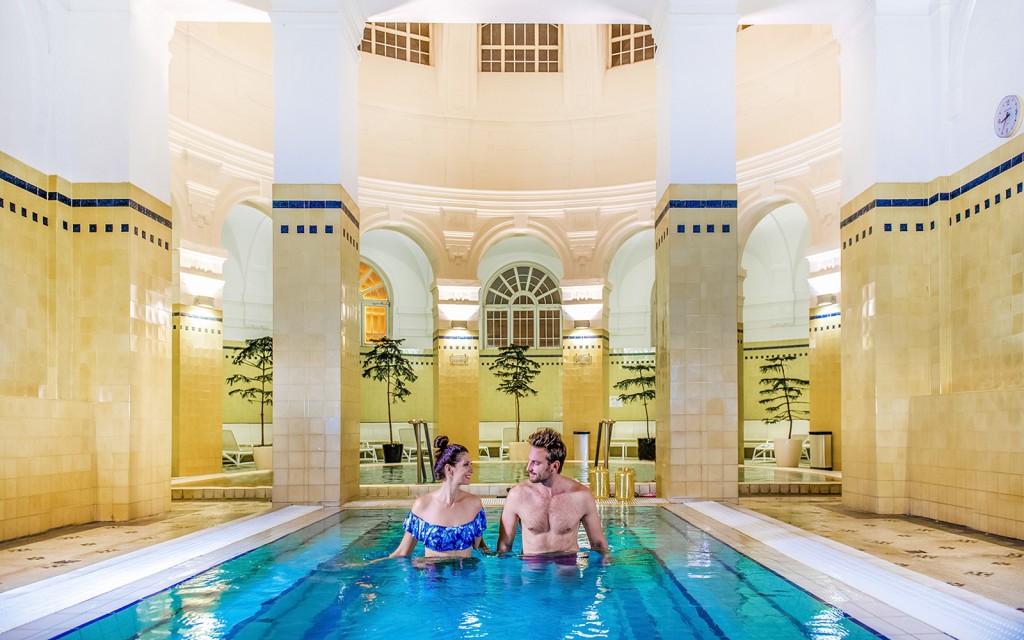 Széchenyi Spa: Fast Track Entry Tickets with Premium Day Spa Access and Private Cabin (Szechenyi Bath Dayspalm Ticket)