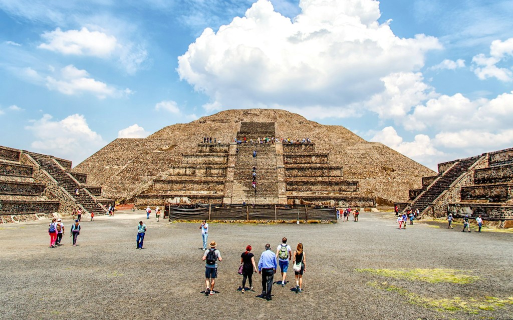 Teotihuacán: tour guiado a pie de 2 horas a las pirámides del Sol y la Luna (Spanish-Guided Walking Tour (Ticket Not Included))