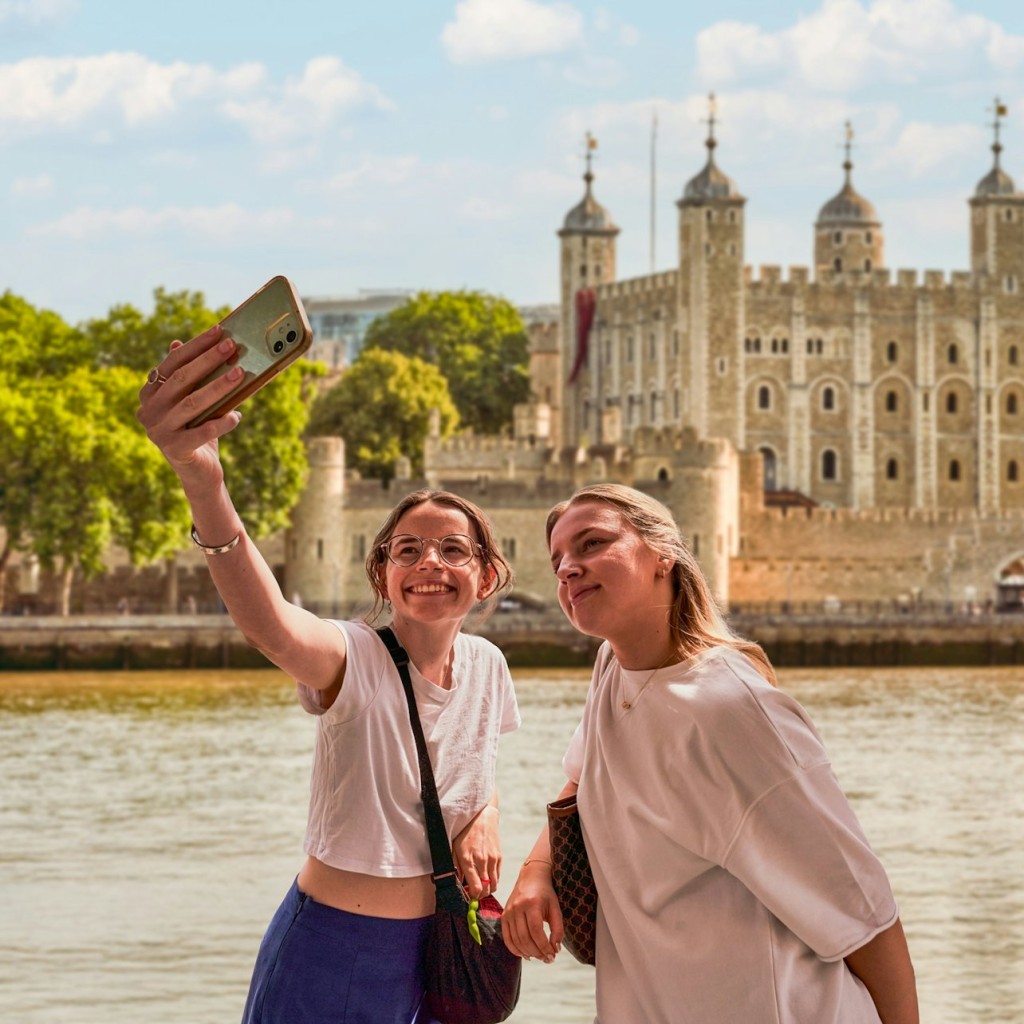 Tour de Londres : Visite guidée + Croisière sur la Tamise + Accès aux joyaux de la couronne
