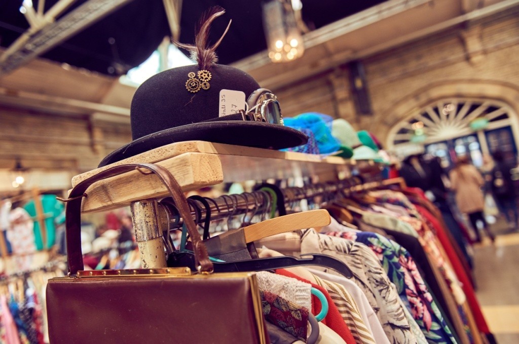 Vintage Shopping in Istanbul with a Local (Asian Side) Audio Guide