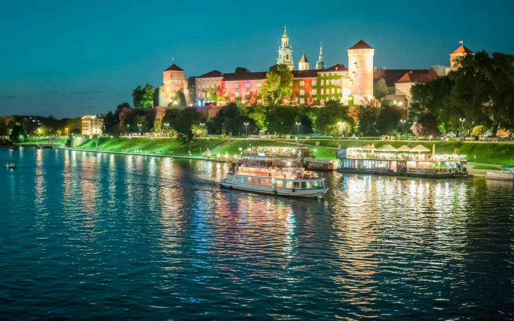 Rejs wycieczkowy po Wiśle (Evening Cruise with a Drink)