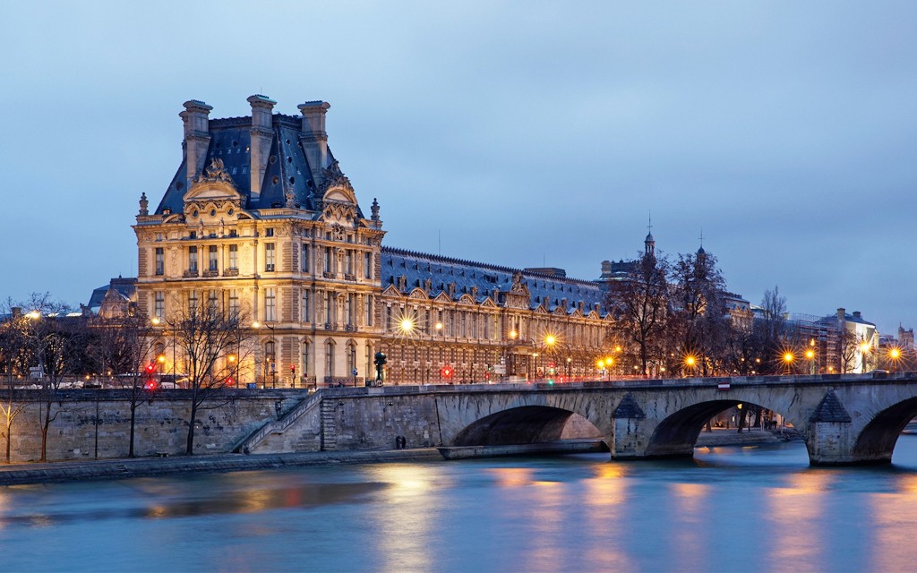 1-Hour Paris Illuminated Evening Sightseeing Cruise (1hr Night Cruise) - 2
