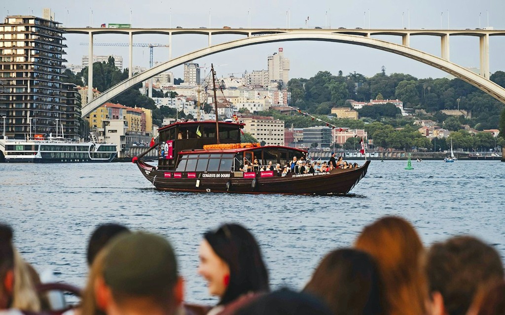 6 Brücken Douro Flussfahrt  (From Cais da Ribeira: Six Bridges Cruise + Calem Cellars Visit) - 1