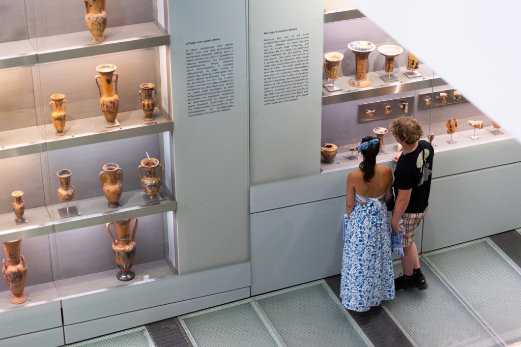 Entrada sin filas al Museo de la Acrópolis + audioguía (Entrada sin filas con audioguía + tour a pie autoguiado GRATIS por Plaka) - 1