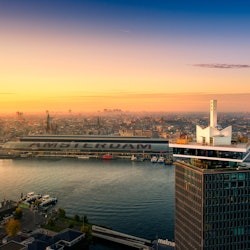 A'DAM Lookout:入場券+ハンバーガーメニュー - 1