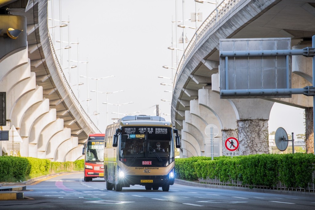 Airport Limousine Bus Transfers from Incheon International Airport to Seoul (Airport Limousine Bus 6019 - Incheon International Airport Terminal 1 to Naebang (One Way)) - 1