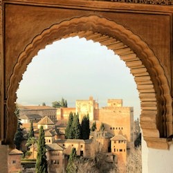 Alhambra: Fast Track Ticket + Audio Guide - 2