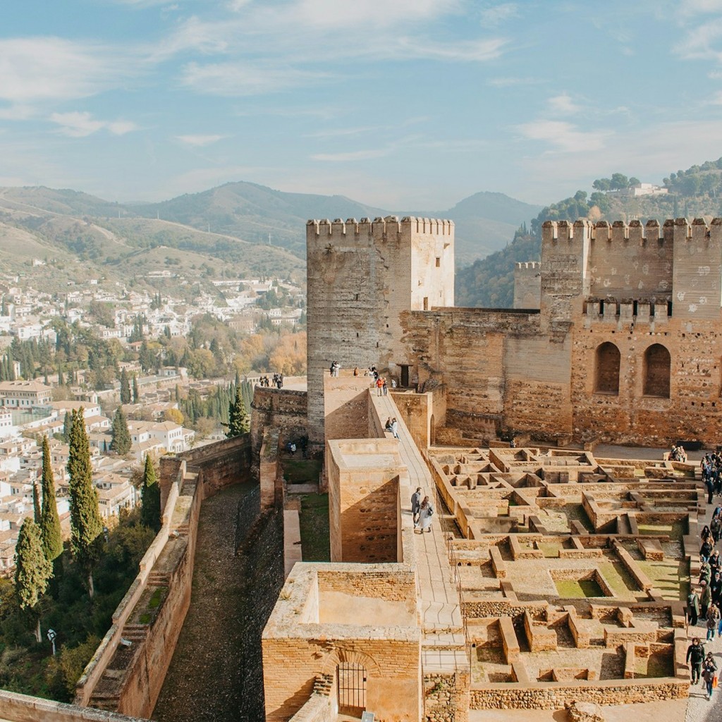 Alhambra & Nasrid Palaces: Guided Tour + City Pass - 3
