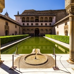 Alhambra & Nasrid Palaces: Guided Tour + Skip The Line Ticket - 2