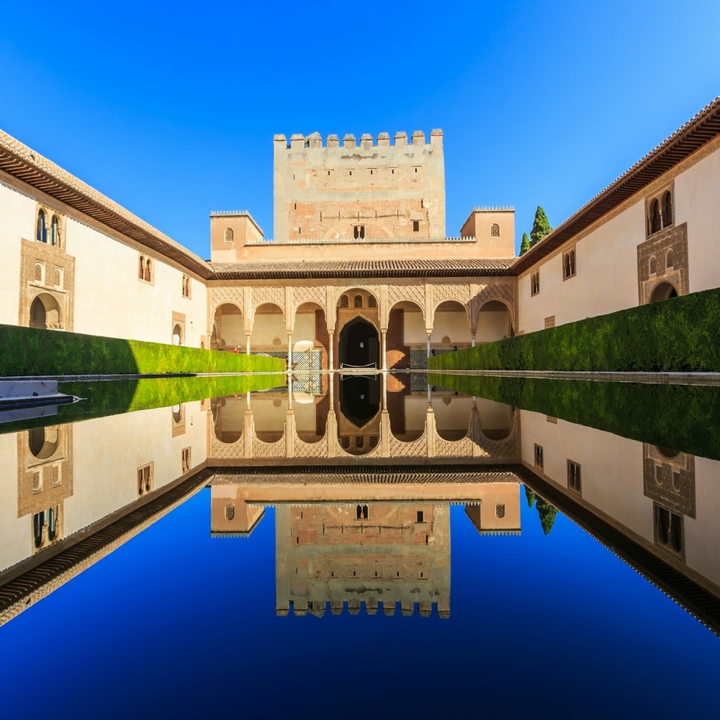 Alhambra & Nasrid Palaces: Skip The Line Ticket + Guided Tour - Italian - 1