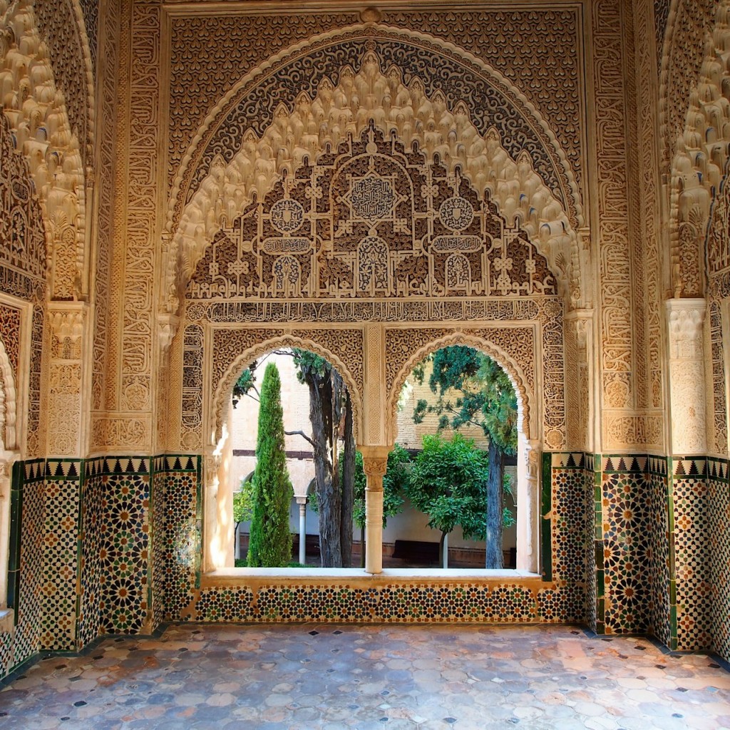 Alhambra & Nasrid Palaces: Skip The Line Ticket + Guided Tour - Italian - 2