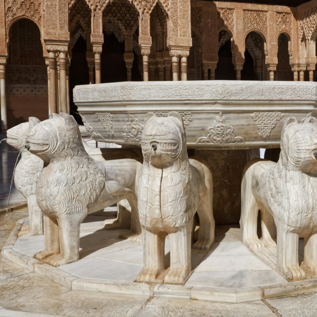 Alhambra & Nasrid Palaces: Skip The Line Ticket + Small Group Guided Tour - 2