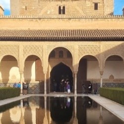 Alhambra: Private Guided Tour - 2