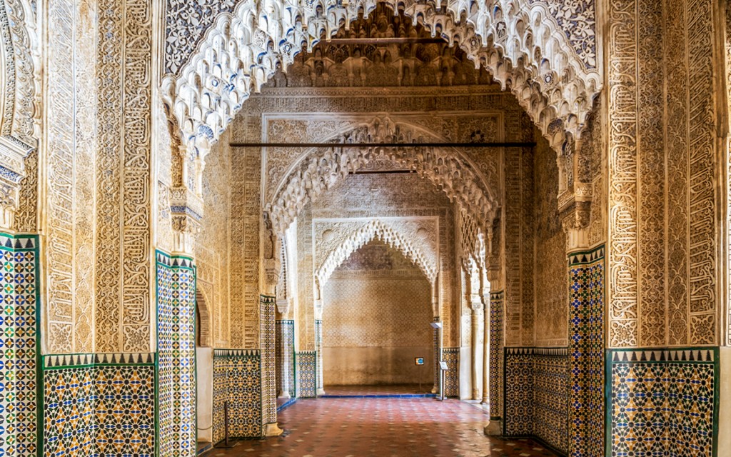 Alhambra Skip-the-Line Guided Tour Without Nasrid Palaces (Spanish Guided Tour) - 2