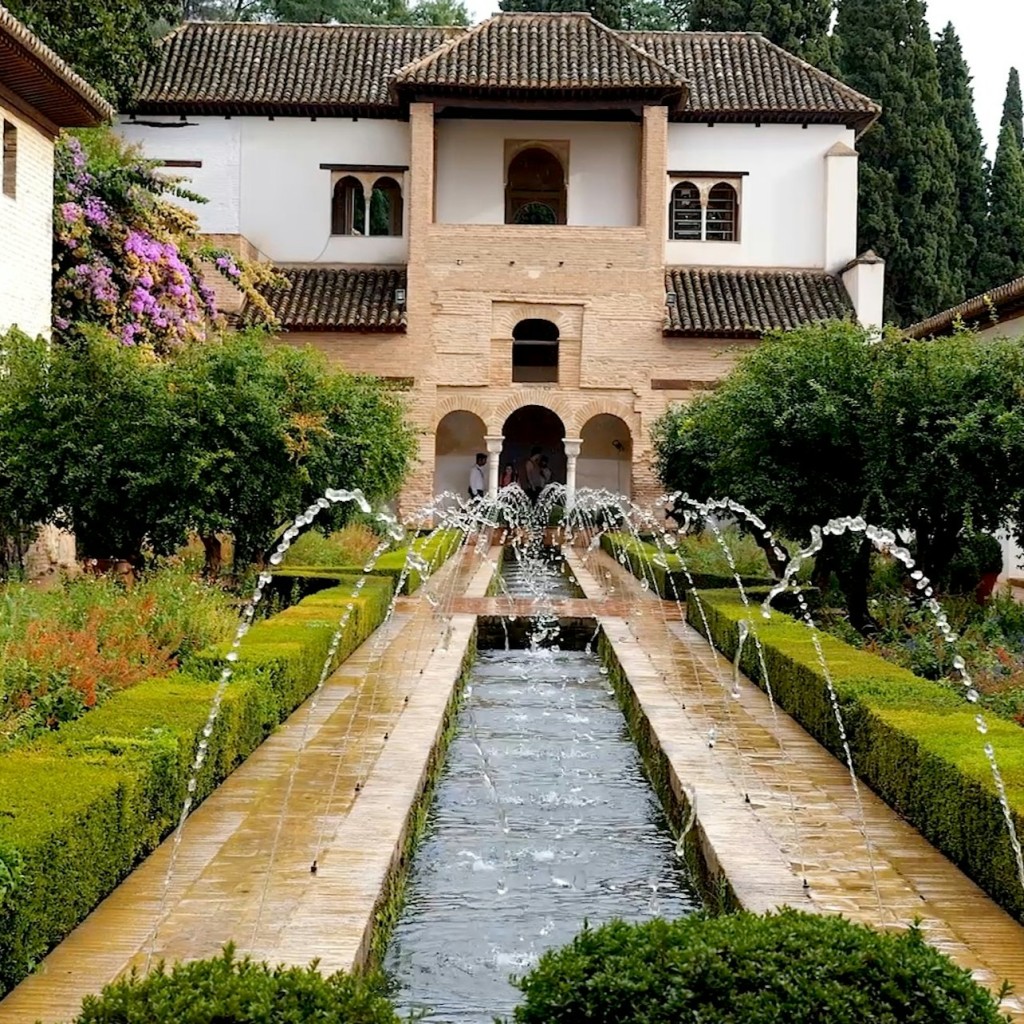 Alhambra: Skip The Line Ticket + Guided Tour - 1