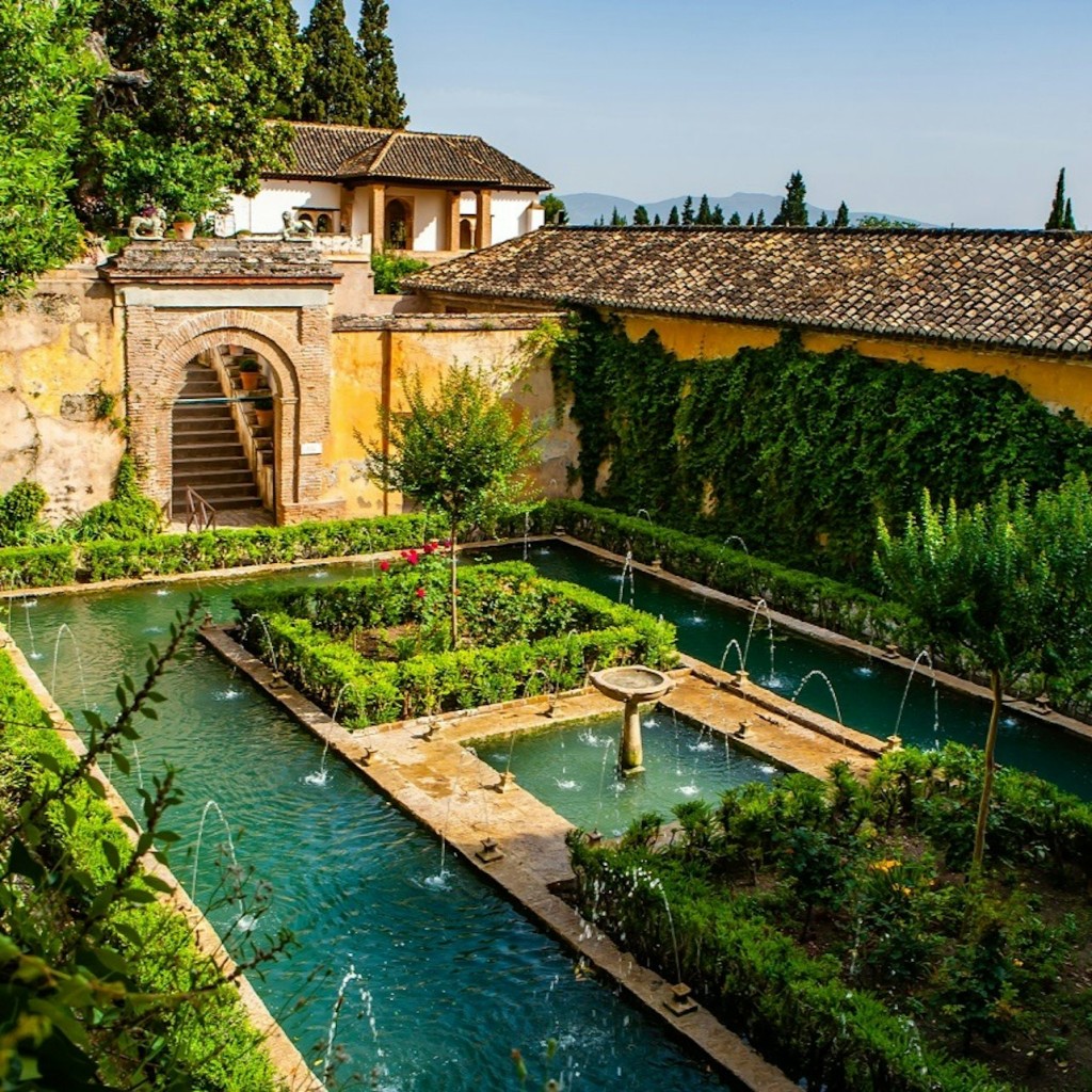 Alhambra: Skip The Line Ticket + Guided Tour - French - 2