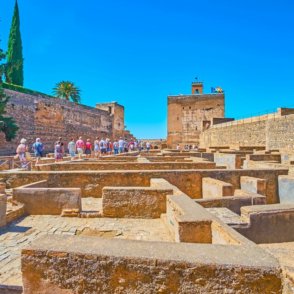 Alhambra: Skip The Line Ticket + Guided Tour - German - 3