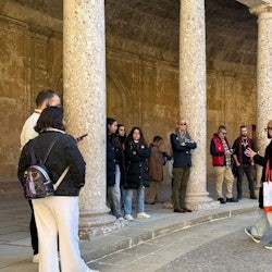 Alhambra: Small Group Guided Tour + Tastings - 1