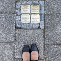 Amsterdam: Tour a piedi di Anna Frank con guida audio e video - 1