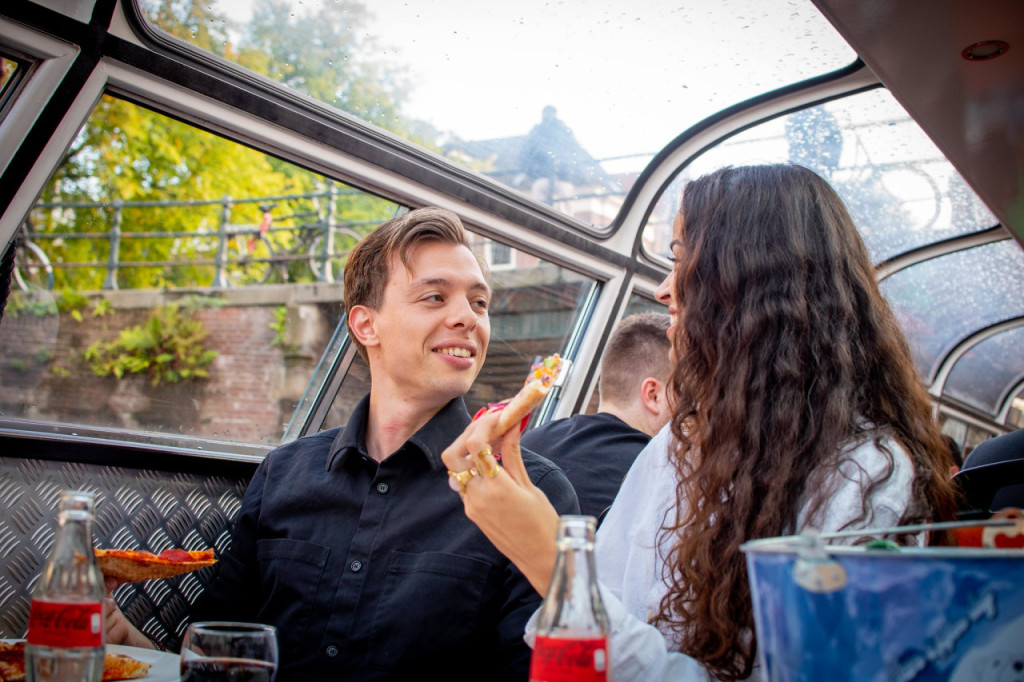 Amsterdam Canal Cruise Ticket with New York Pizza and Drinks (Amsterdam Canal Cruise with New York Pizza and Drinks - Pizza Margherita (Vegan Cheese)) - 1
