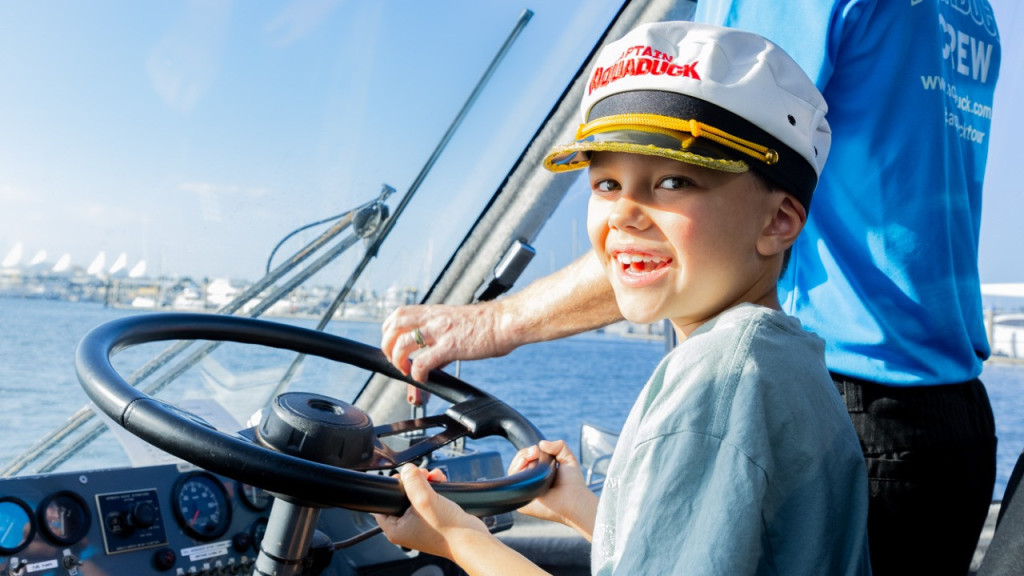 Aquaduck Gold Coast City  and River Tour (1 Hour City Tour and River Cruise (Family Package)) - 1