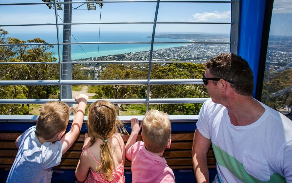 Billetes para viajar en el teleférico Arthurs Seat Eagle (Family Pass [2 Adult + 2 Child]: Arthurs Seat Eagle: Round-Trip Tickets) - 1