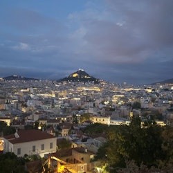 Atenas: Passeio noturno a pé para grupos pequenos + jantar - 2