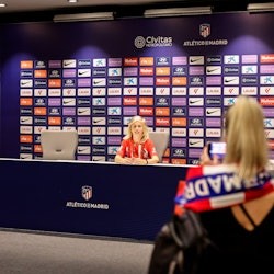 Atlético de Madrid: Premium Tour + Breakfast at Simeone's Private Box - 3