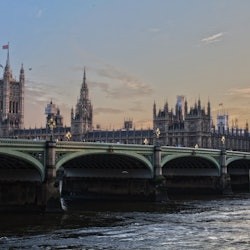 Aplicació d'audioguia per a smartphones: visita a peu del Royal London - 1