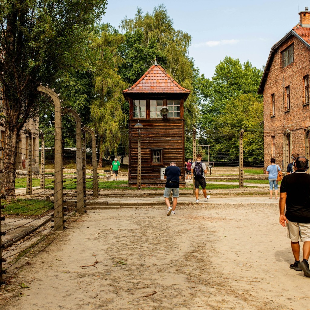 Auschwitz-Birkenau: Tour libre + Transporte - 3