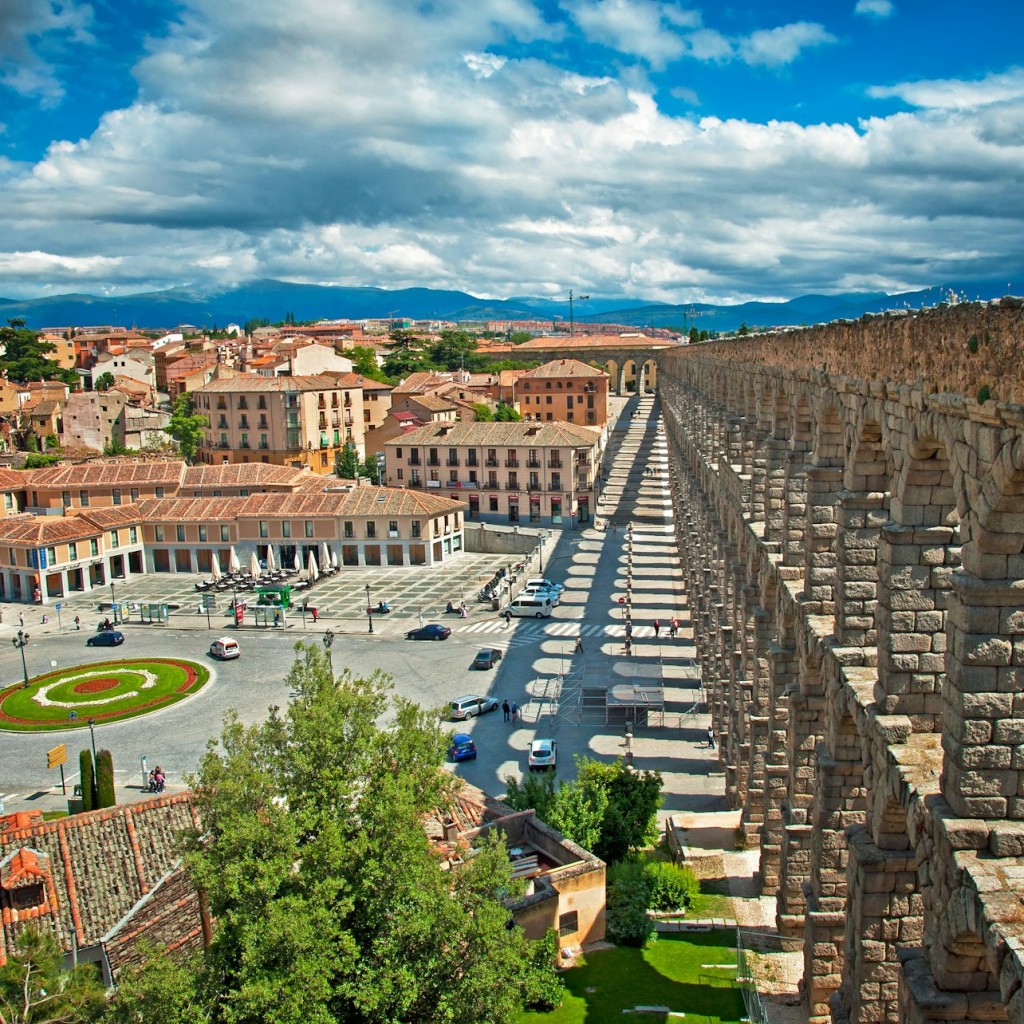 Ávila e Segovia: Gita di un giorno da Madrid + ingresso all'Alcázar di Segovia (opzionale) - Touristic lunch - 1