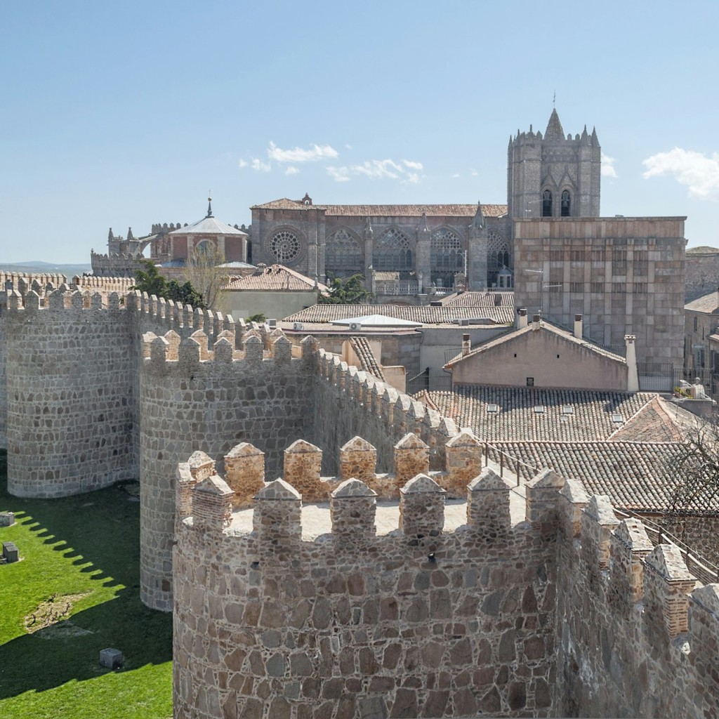 Ávila e Segovia: Gita di un giorno da Madrid + ingresso all'Alcázar di Segovia (opzionale) - Touristic lunch - 3
