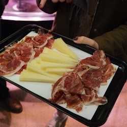 Barcelona: Food Market Lunch Tour with Wine Pairing - 1