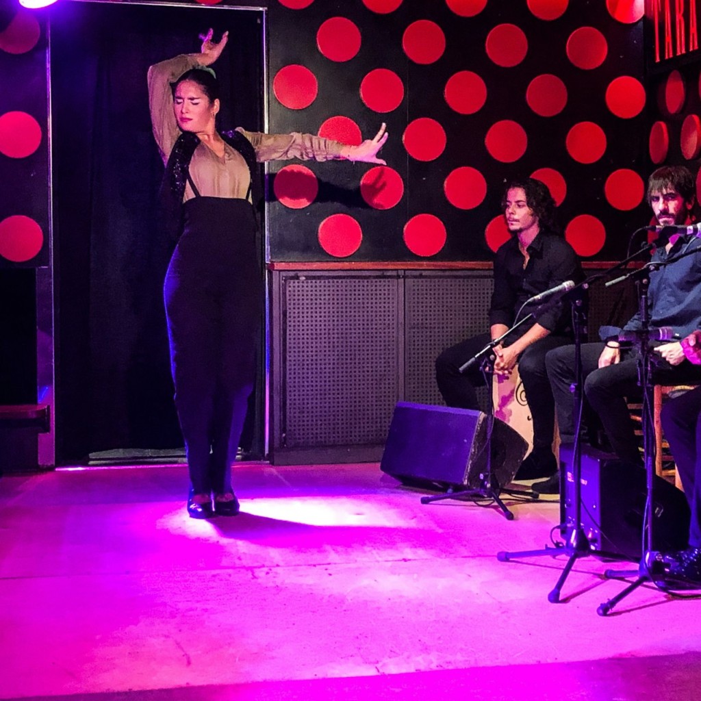 Barcelona: Passeio pelo Bairro Gótico com Show de Flamenco + Jantar de Tapas - French - 1