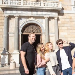 Barcelona’s Best: Walking Tour with Fast-Track Entry to Sagrada Familia - 1