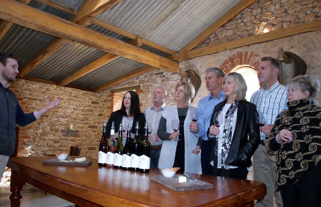 Barossa Valley Wineries and Hahndorf Tour (Barossa Valley Wine Tasting and Hahndorf Tour) - 2