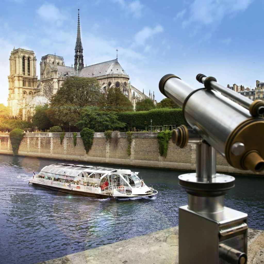 Batobus Paris: Hop-on Hop-off Riverboat - 48 Hours - 2