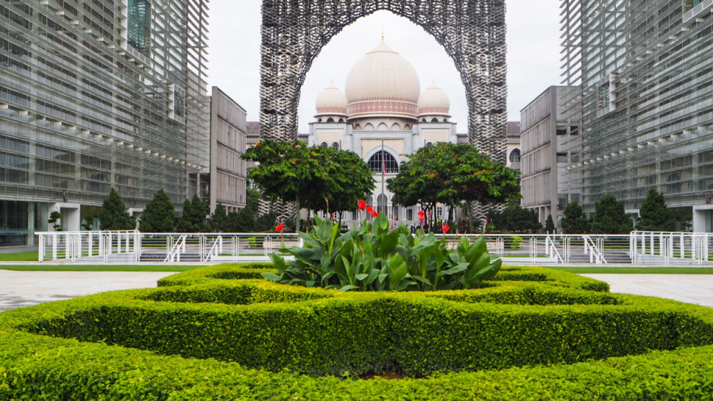 Batu Caves and Kuala Lumpur City Tour with 21 Attractions (Private Batu Caves and Kuala Lumpur Private City Tour with Transfers + 21 Attractions - Group of 4 - 7) - 2