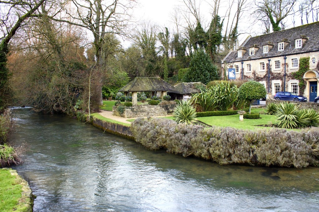 England In One Day: Stonehenge, Bath, Stratford and The Cotswolds Tour - 2