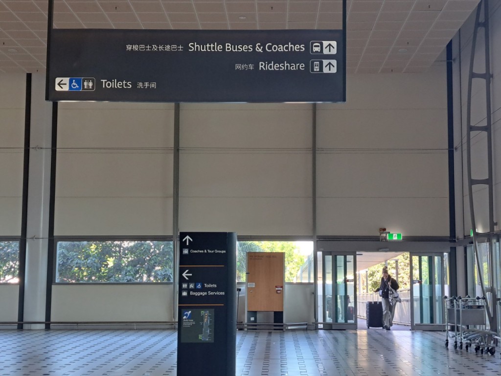 Shared Transfers between Brisbane International Airport and Gold Coast (One Way from Brisbane International Airport to Gold Coast Hotel) - 3