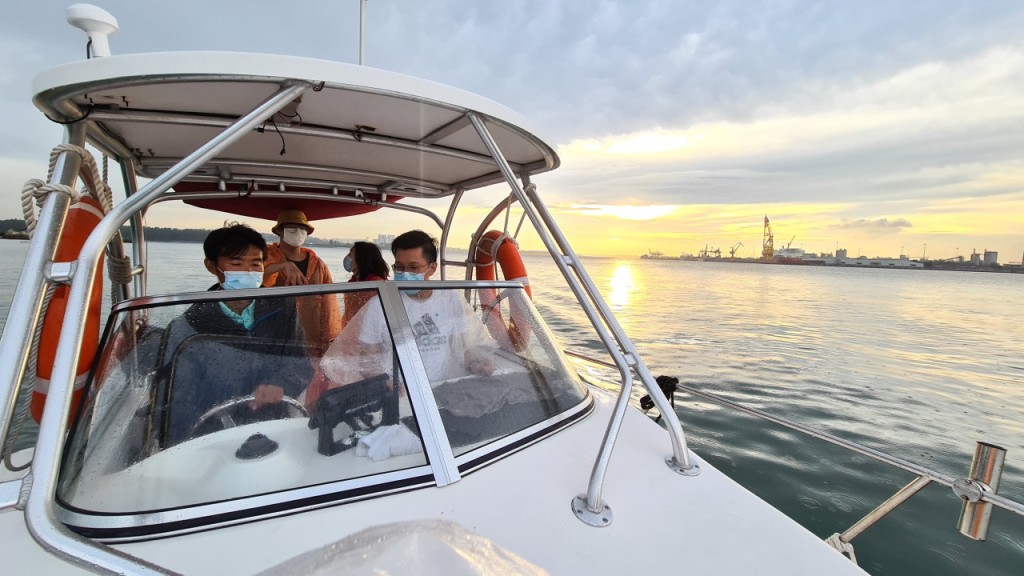 Kelong and Pulau Ubin Boat Tour (Kelong and Pulau Ubin Boat Tour - Sunset Tour (4:00 PM Departure)) - 1
