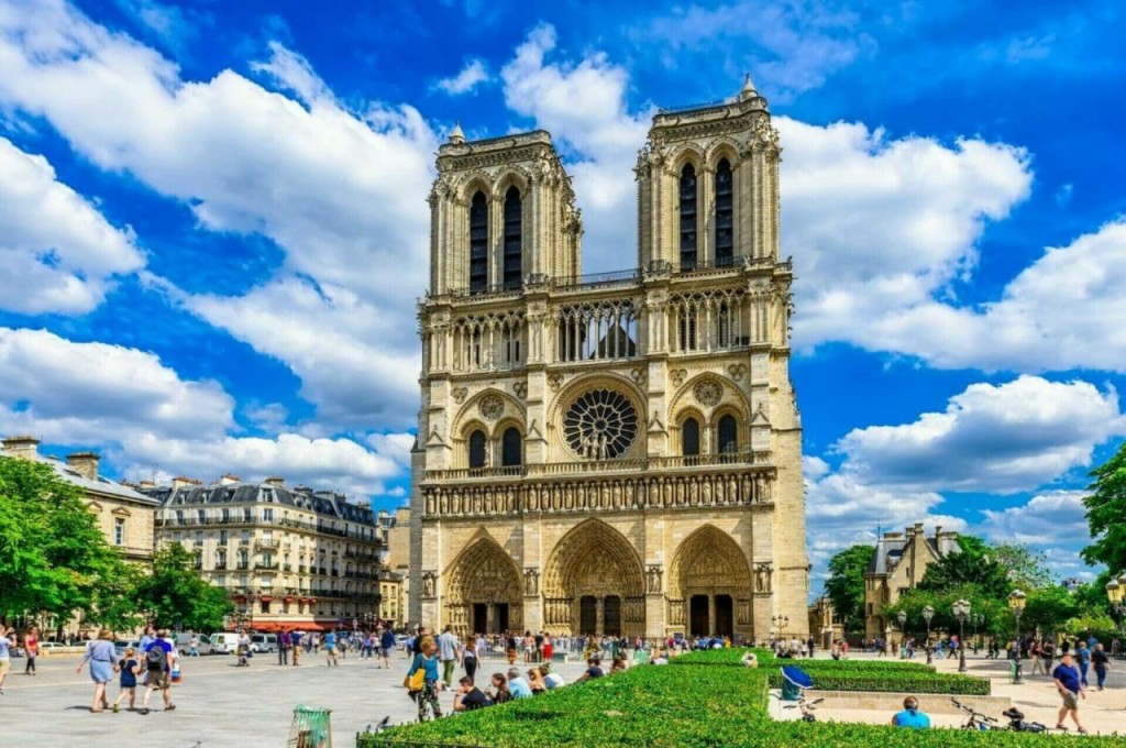 Paris Self-Guided Audio Tour: Eiffel Tower, Notre Dame Cathedral, Louvre Museum - 2