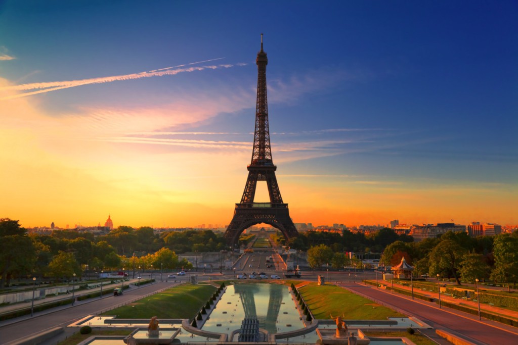 Paris Illuminations Night Bus Tour and Eiffel Tower Reserved Access (Paris Illuminations Night Bus Tour + Eiffel Tower 2nd Floor and Summit Access via Lift) - 1