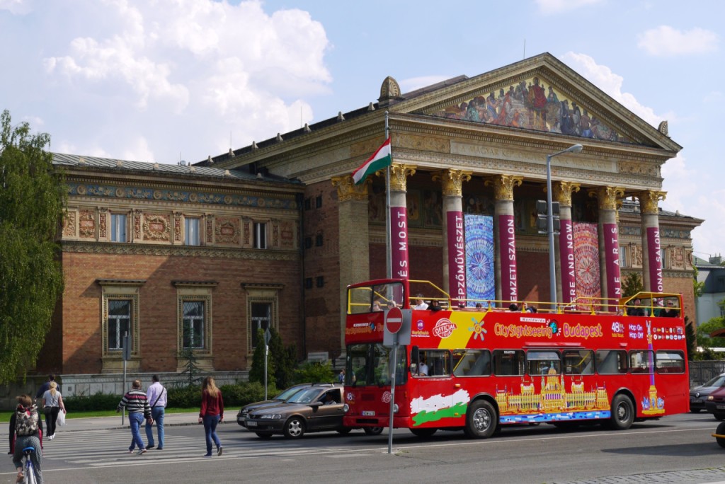 City Sightseeing Budapest Hop-on Hop-off Bus Tour (City Sightseeing Budapest Hop-on Hop-off Bus Tour - 24 Hours) - 2