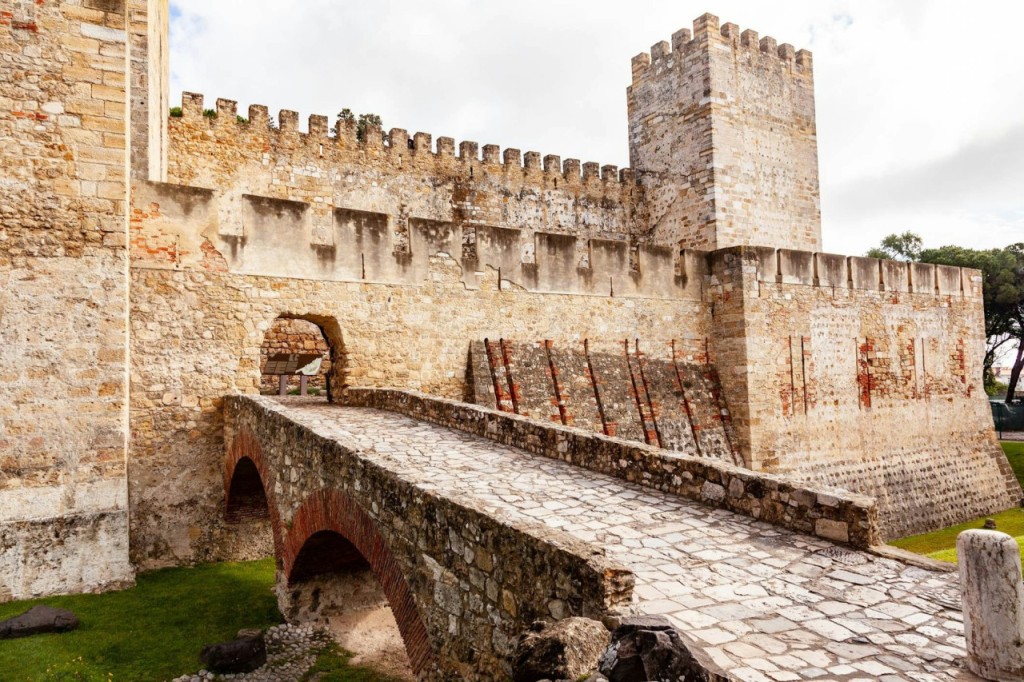 São Jorge Castle Ticket + Audio Guide (Admission + Audio Guide) - 1