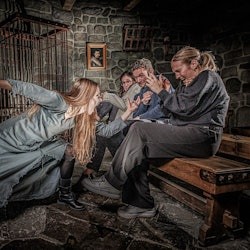 Berlin : 24-Hr Hop-on Hop-off Bus Tour + Berlin Dungeon Entry + Audio Guide - 1