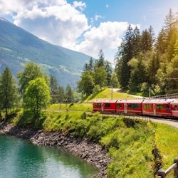 Experiência do trem vermelho Bernina saindo de Milão - 2